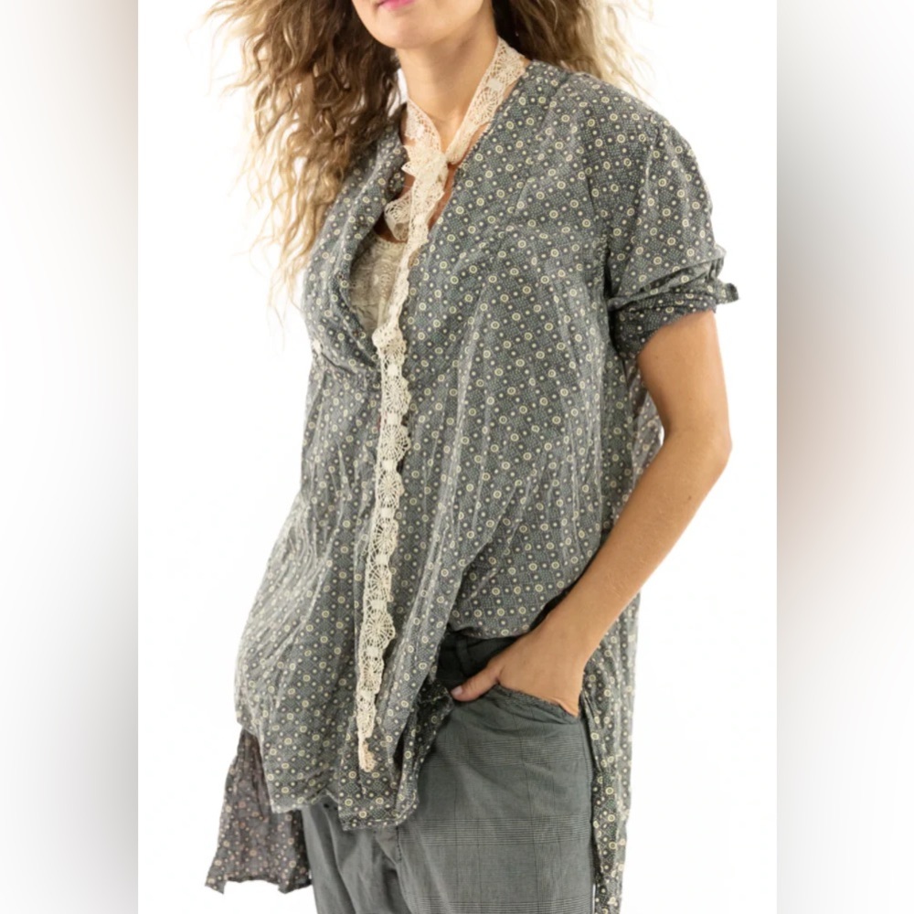 Magnolia Pearl 🖤🤎🩶 Ines Shirt in Franz Oversized Calico Print Tunic